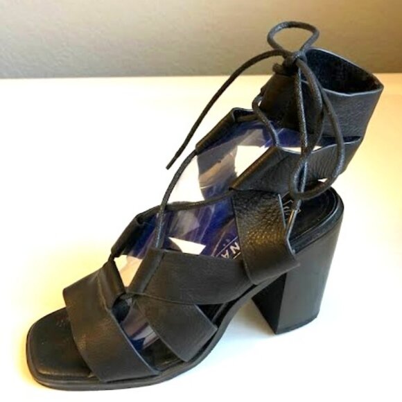 New SOL SANA Black Leather Sandal Caged Lace up Block Heel Gladiator 7 MSRP $185 - Picture 1 of 6